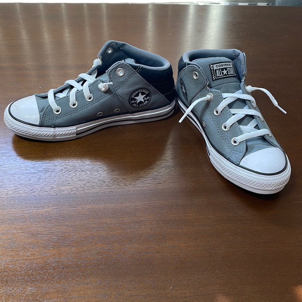 Boys size 4 grey Converse